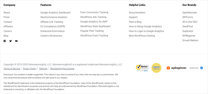 Der MonsterInsights-Footer soll Benutzern helfen, wichtige Informationen schnell zu finden, mit Links zu Premium-Funktionen und Unternehmensressourcen.