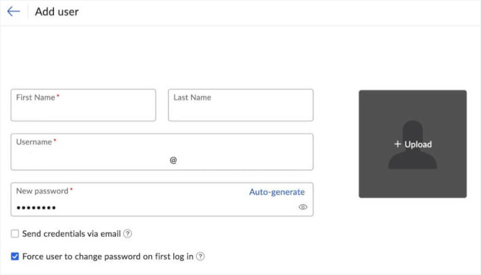 Adăugarea utilizatorilor în Zoho Mail